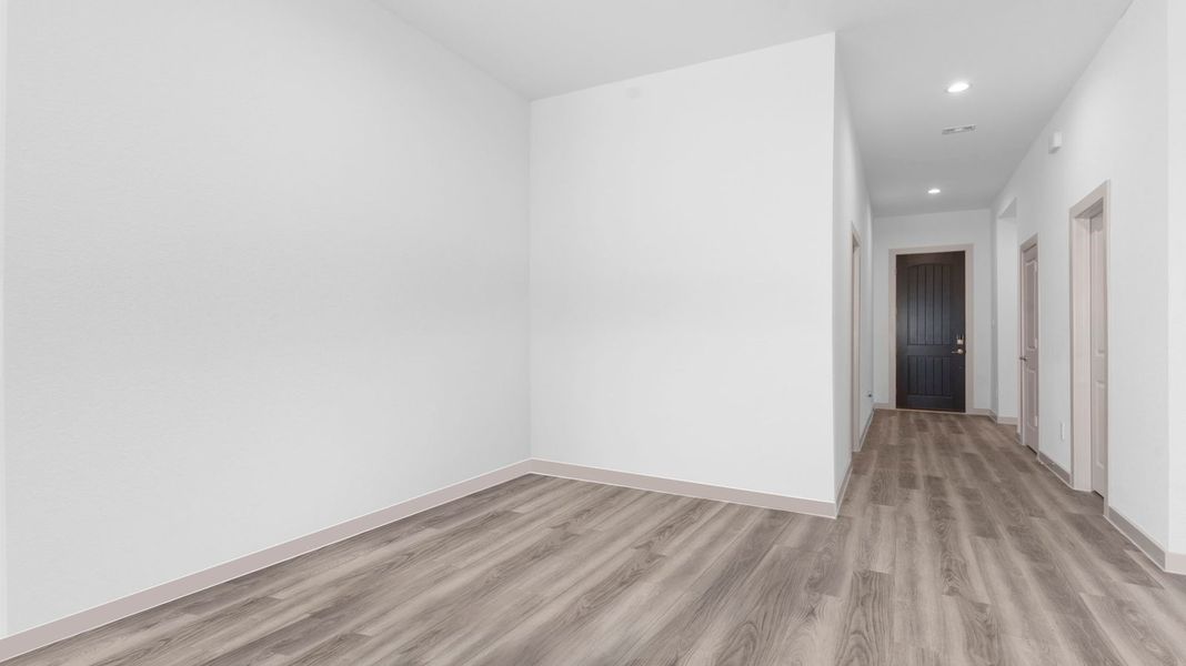 Spacious, unfurnished interior of a new home in Alexander, Pearland (Image 10). Spacious, unfurnished interior of a new home in Alexander, Pearland (Image 10).