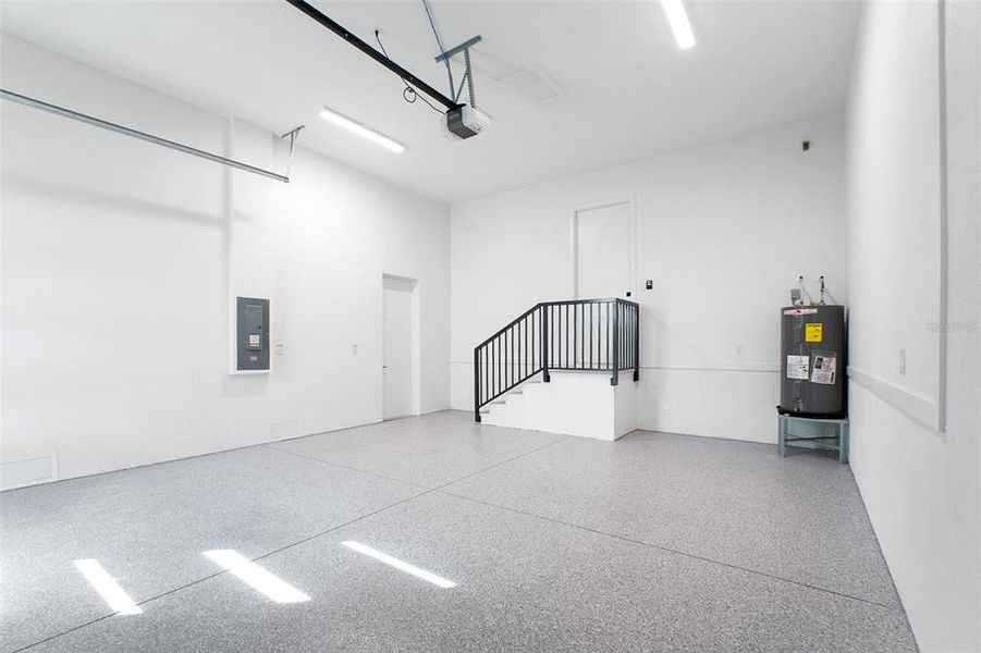 Spacious, unfurnished interior of a new home in , Port Charlotte (Image 36).