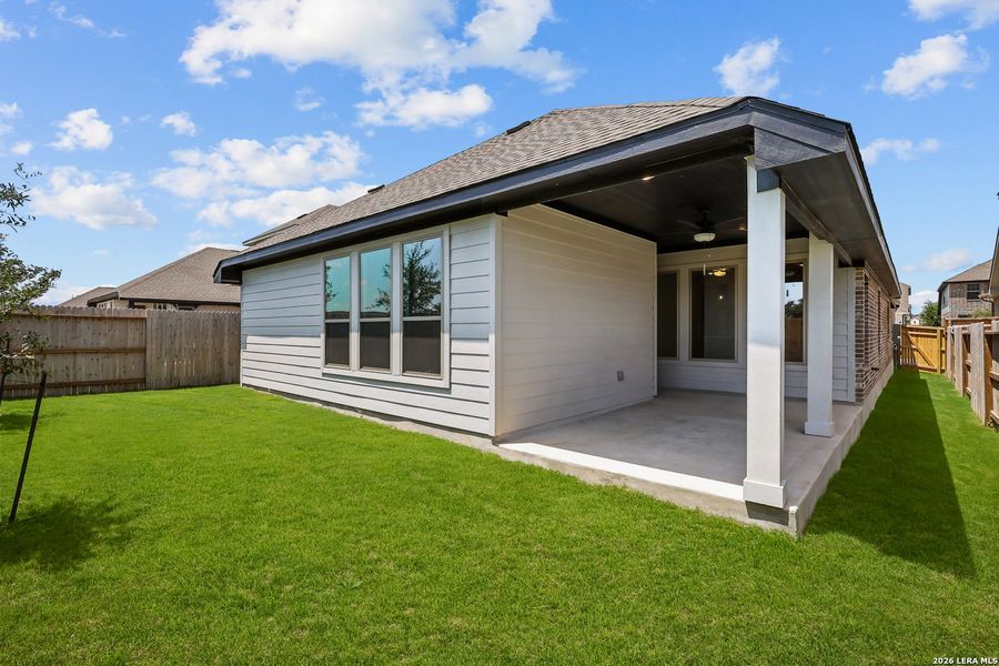 Exterior details and patio area of a home in Stillwater Ranch, San Antonio (Image 3).