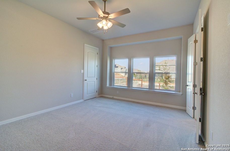 Spacious, unfurnished interior of a new home in The Crossvine, Schertz (Image 22).