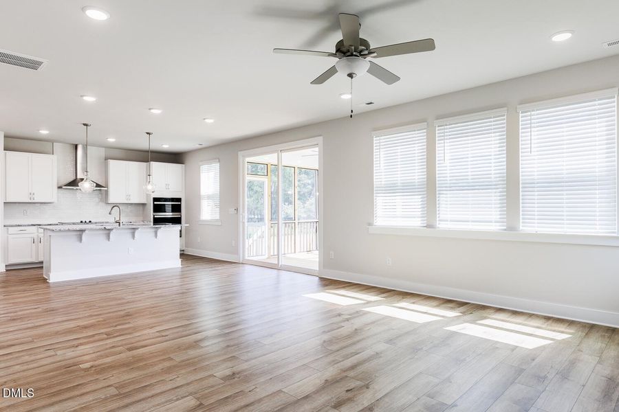 RDU_BeverlyPlace_Lot135_Redwood_QMI (16)