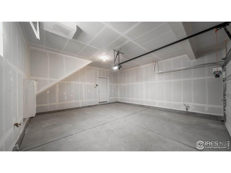Spacious, unfurnished interior of a new home in , Johnstown (Image 25).