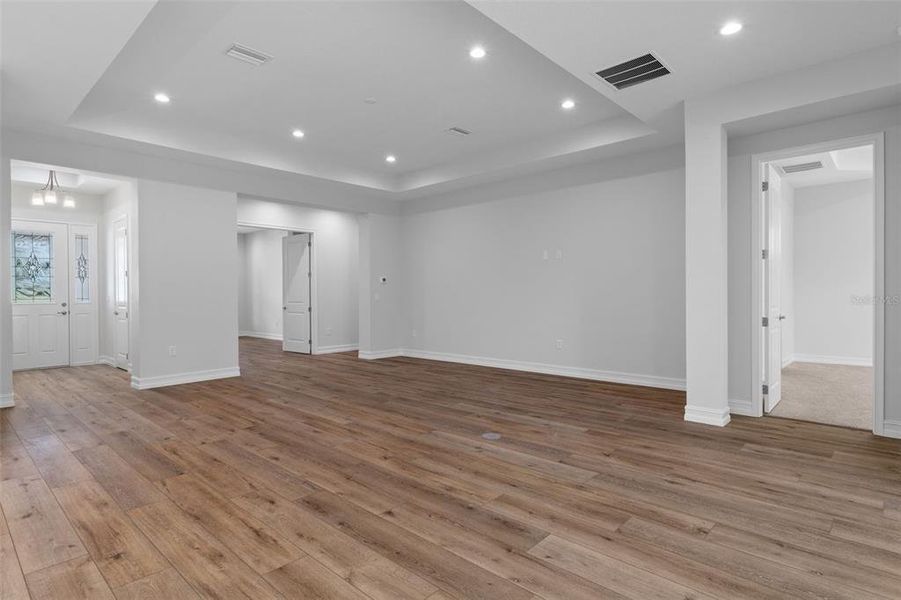 Spacious, unfurnished interior of a new home in Southern Hills Plantation, Brooksville (Image 18).