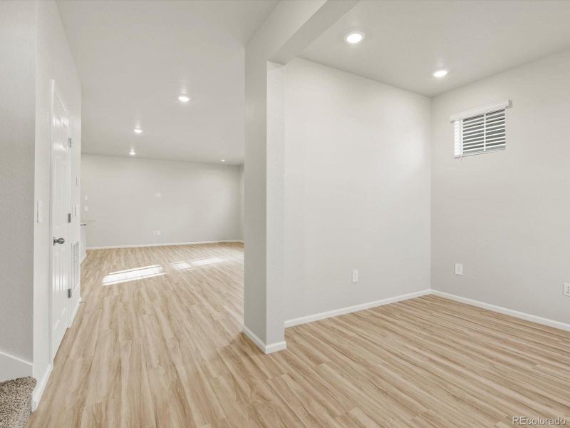 Spacious, unfurnished interior of a new home in Horizon Uptown: The Mountain Collection, Aurora (Image 17). Spacious, unfurnished interior of a new home in Horizon Uptown: The Mountain Collection, Aurora (Image 17).