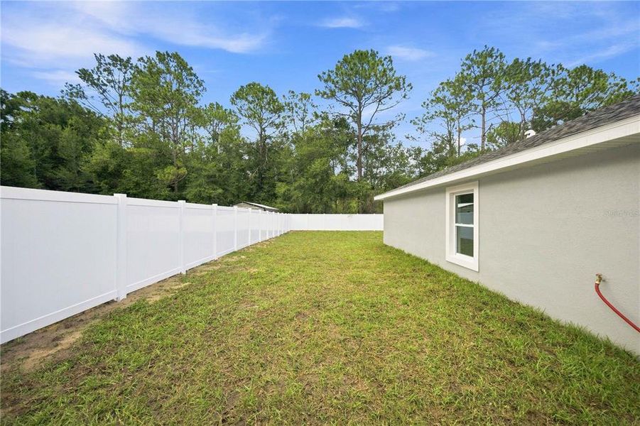 Exterior details and patio area of a home in , Ocala (Image 20).