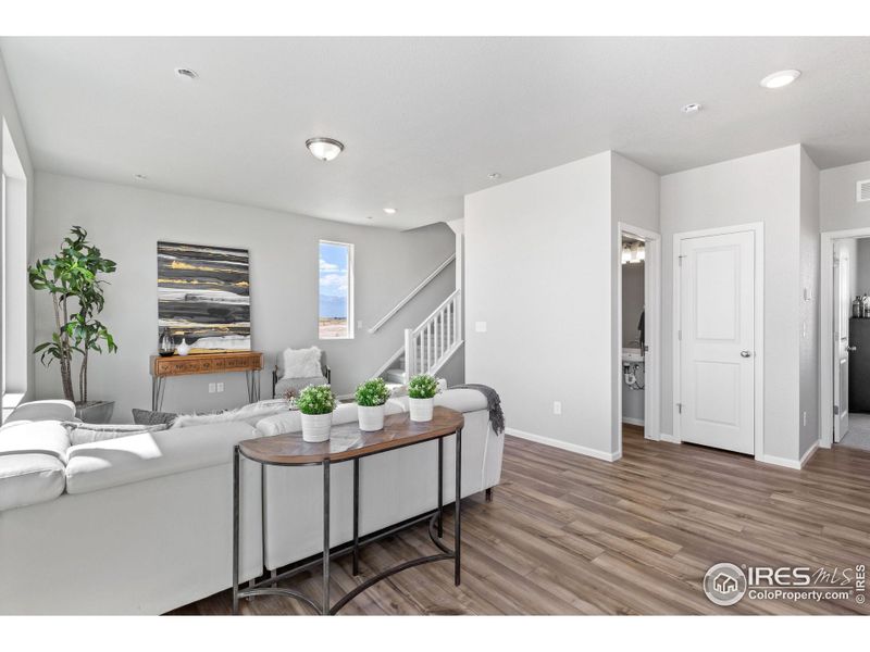Furnished interior view inside a new home in Thompson River Ranch, Johnstown (Image 23). Furnished interior view inside a new home in Thompson River Ranch, Johnstown (Image 23).