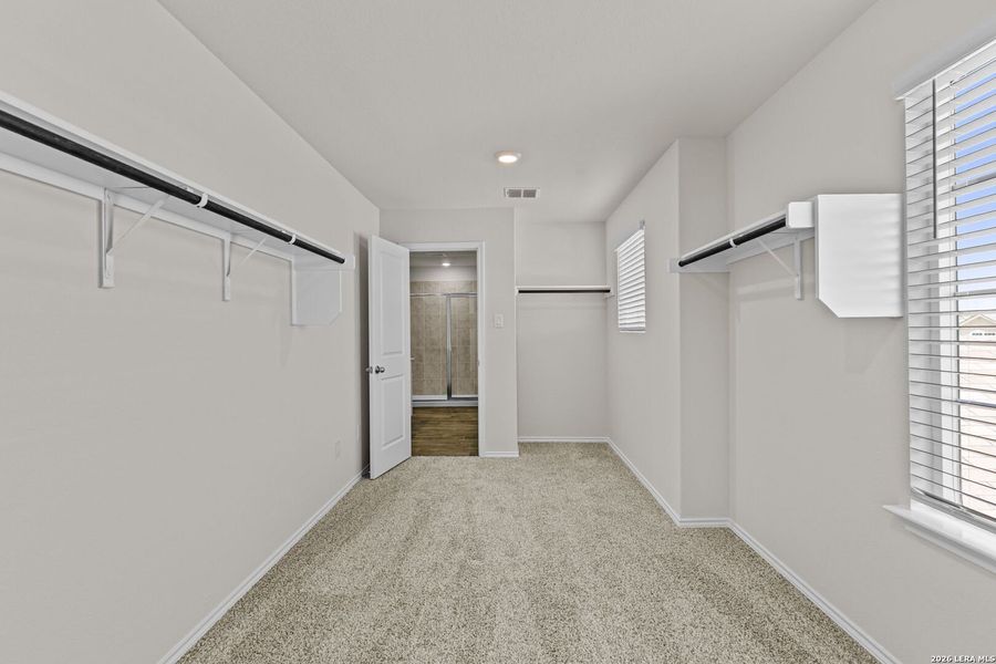 Spacious, unfurnished interior of a new home in Laurel Vistas, San Antonio (Image 23).