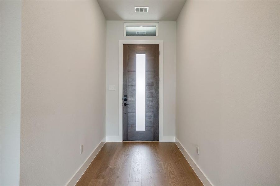 Spacious, unfurnished interior of a new home in Talon Hills, Fort Worth (Image 16).