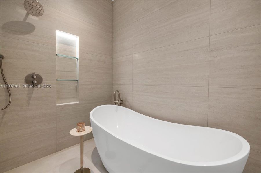 Image 81 of a home in .