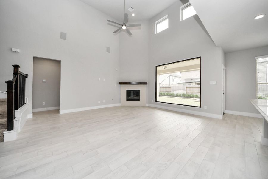 Spacious, unfurnished interior of a new home in Sunterra, Katy (Image 33). Spacious, unfurnished interior of a new home in Sunterra, Katy (Image 33).