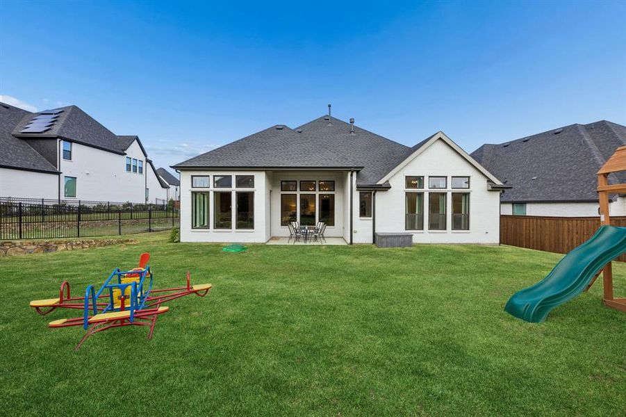 Exterior details and patio area of a home in , Fort Worth (Image 4).