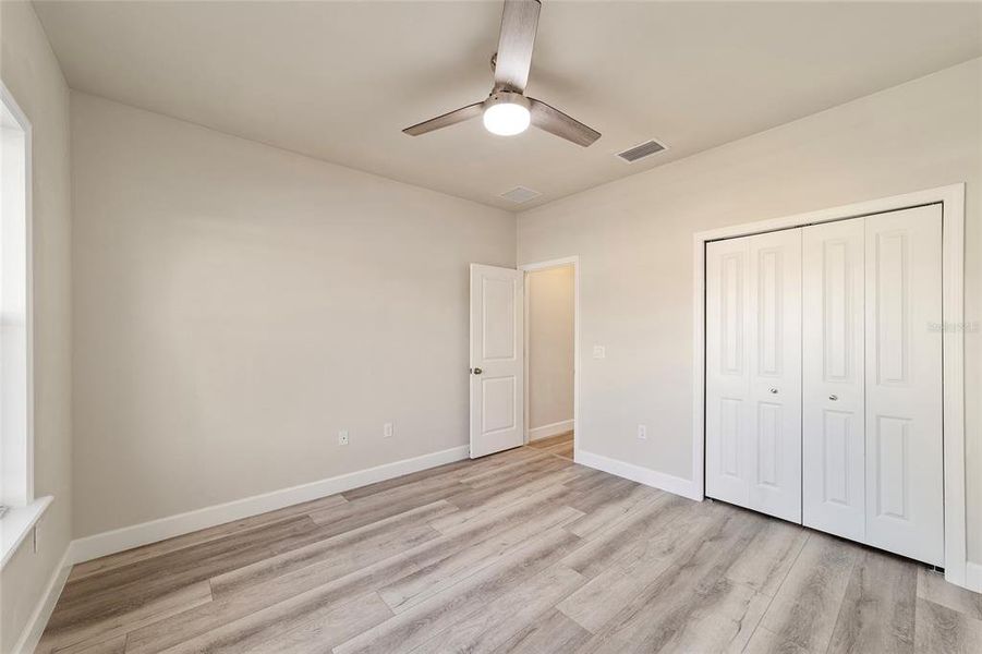 Spacious, unfurnished interior of a new home in , Gainesville (Image 12).