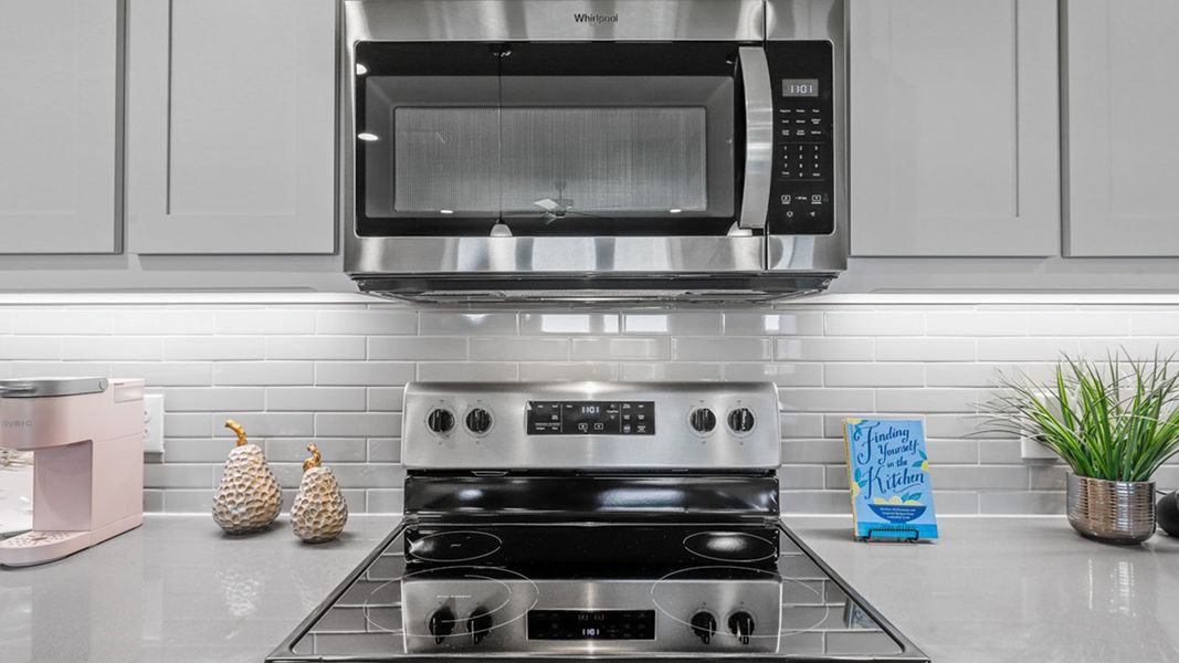 Close-up of interior finishes inside a home in Lakeview Pointe, Grand Prairie (Image 20).