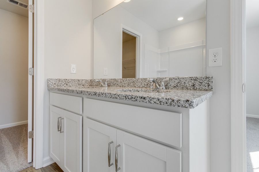 Image 29 of a home in Astoria.