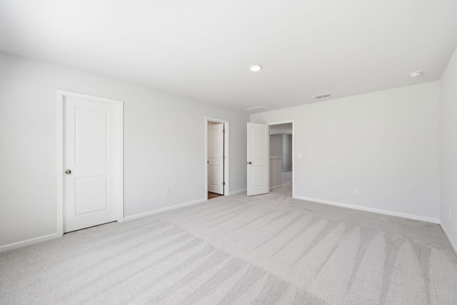 Spacious, unfurnished interior of a new home in Grand Arbor, Blythewood (Image 28).