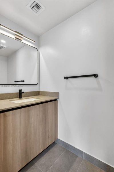 Image 50 of a home in .