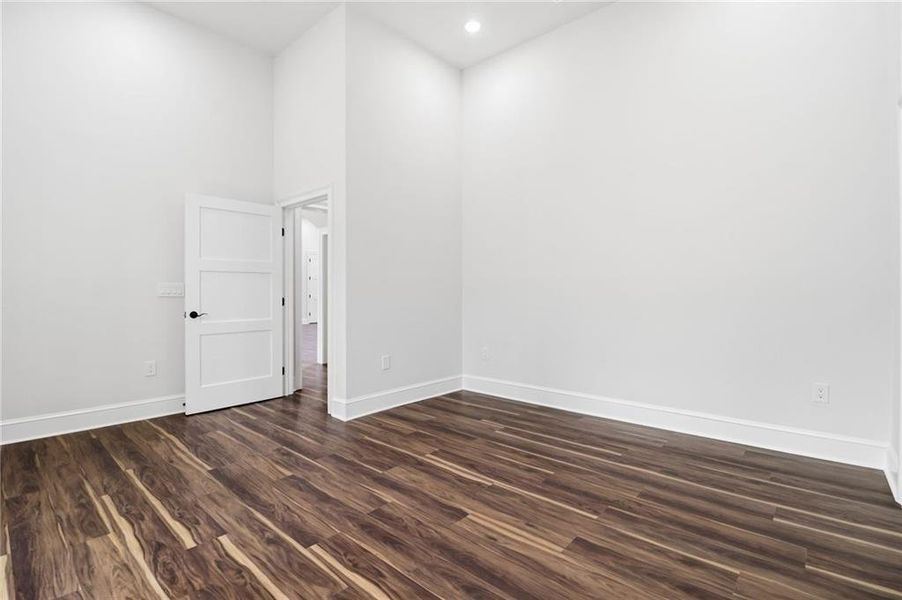 Spacious, unfurnished interior of a new home in , Acworth (Image 73).