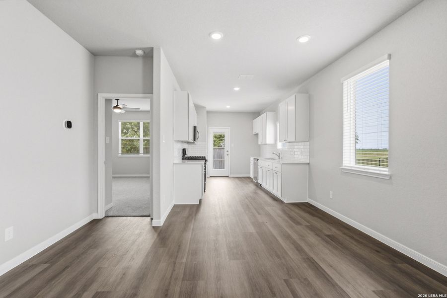 Spacious, unfurnished interior of a new home in Dauer Ranch, New Braunfels (Image 23). Spacious, unfurnished interior of a new home in Dauer Ranch, New Braunfels (Image 23).