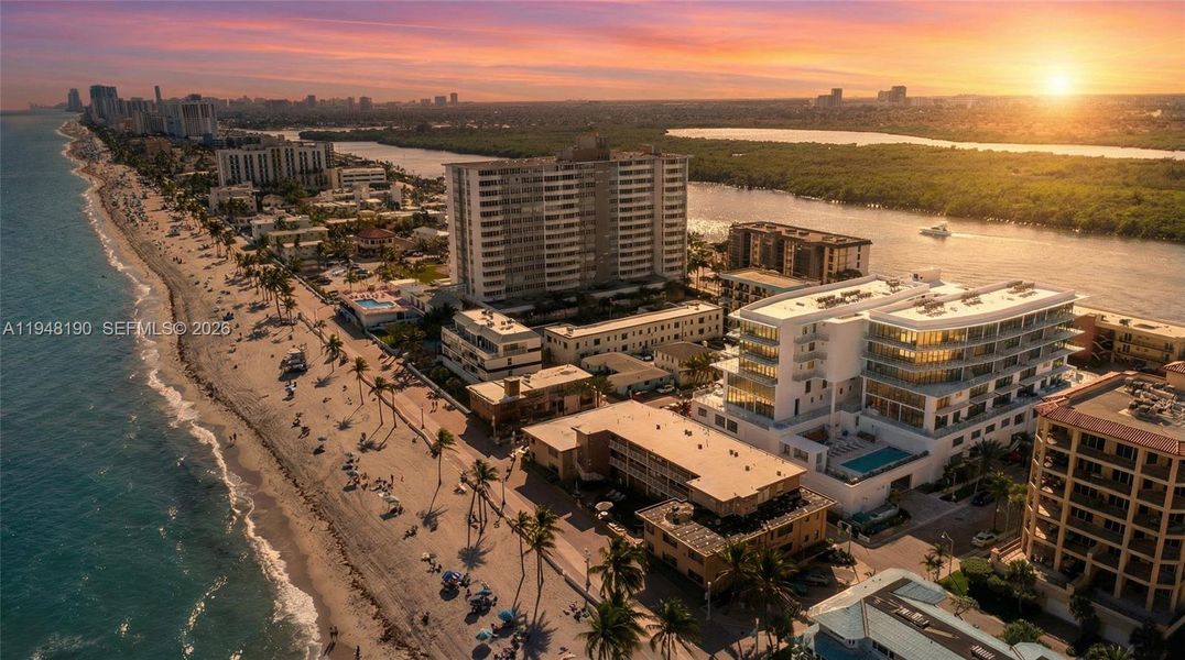 Condo located in Hollywood, FL showcasing its design and architecture (Image 3). Condo located in Hollywood, FL showcasing its design and architecture (Image 3).
