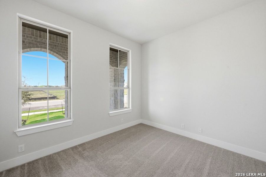 Spacious, unfurnished interior of a new home in Venado Crossing, Cibolo (Image 21).