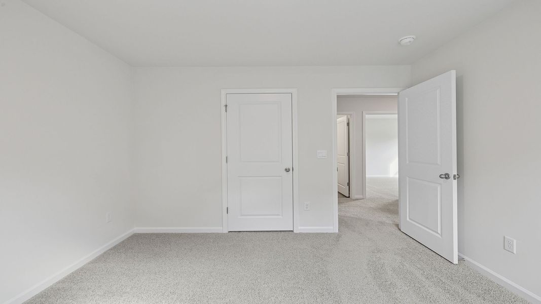 Spacious, unfurnished interior of a new home in Cloverdale Hills, Piedmont (Image 24).