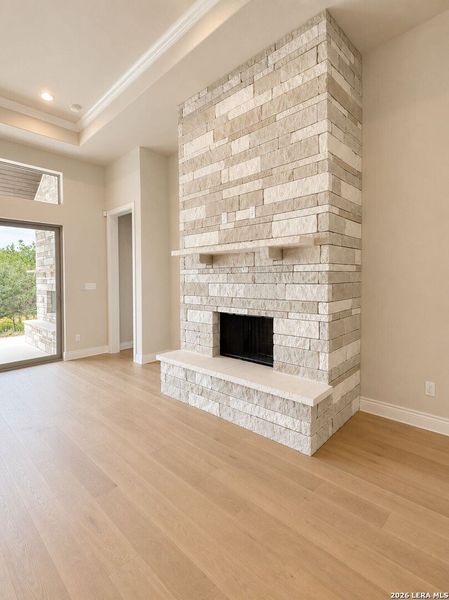 Spacious, unfurnished interior of a new home in , Canyon Lake (Image 17).