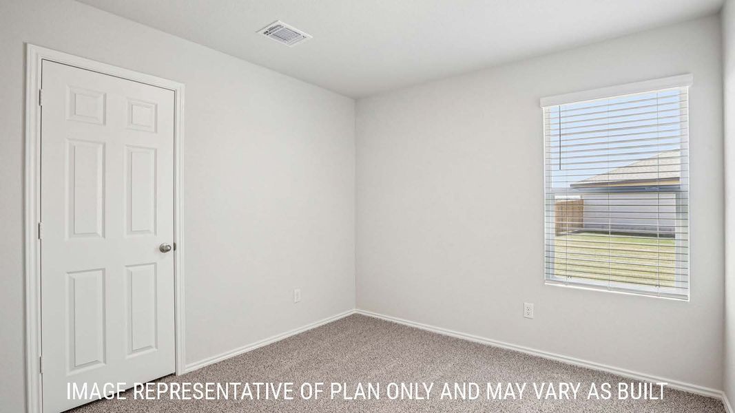 Representative unfurnished interior of a home built from the Estero by D.R. Horton in The Villages at Schwertner Ranch, Jarrell (Image 24).