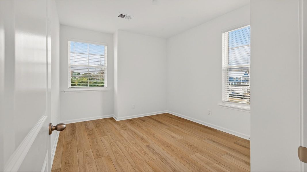 Spacious, unfurnished interior of a new home in Park Circle Single Family Homes, North Charleston (Image 15).