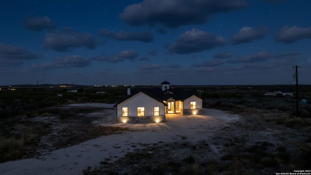 Image 43 of a home in .