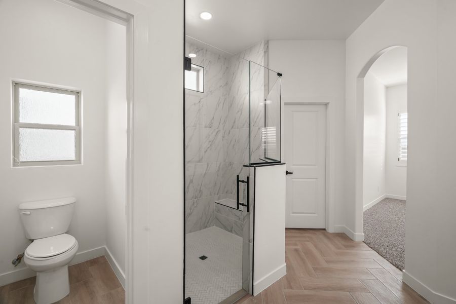 Furnished interior view inside a new home in Tierra Del Este 91, El Paso (Image 13).