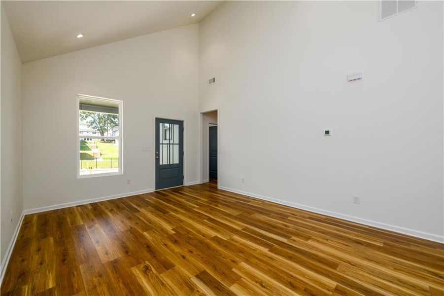 Spacious, unfurnished interior of a new home in , Atlanta (Image 24).