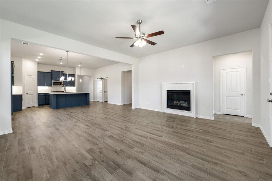 Spacious, unfurnished interior of a new home in Morningstar, Aledo (Image 30).