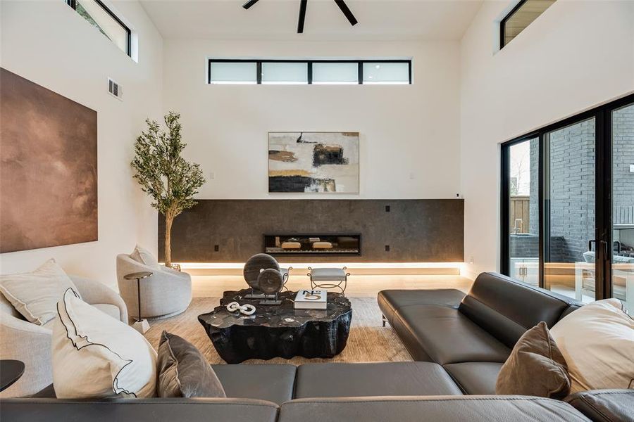 Furnished interior view inside a new home in , Dallas (Image 7).