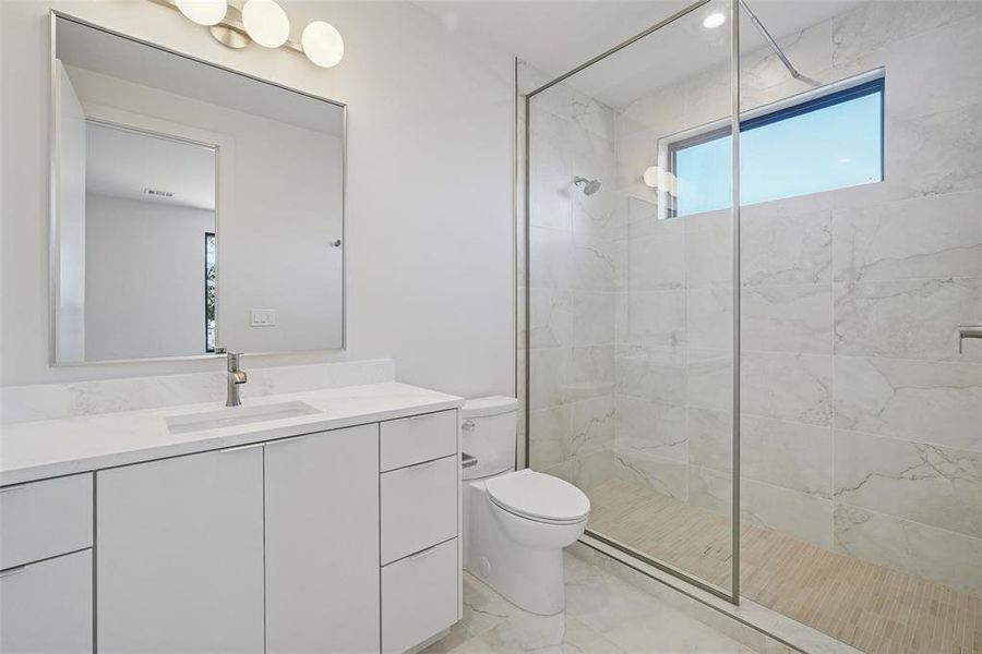 Furnished interior view inside a new home in , Dallas (Image 29). Furnished interior view inside a new home in , Dallas (Image 29).