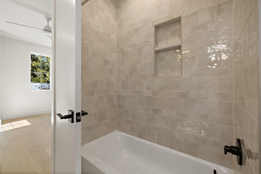 Image 33 of a home in . Image 33 of a home in .