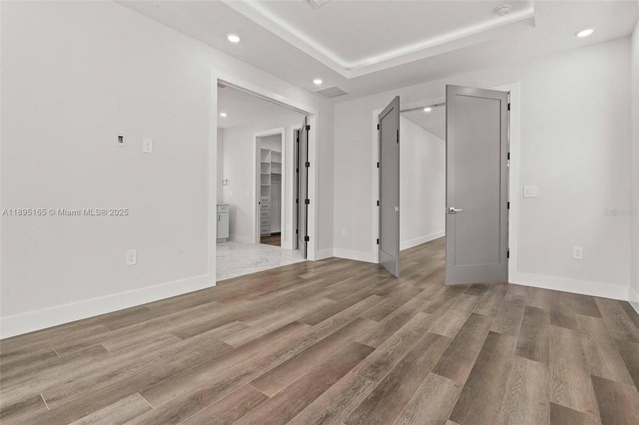 Spacious, unfurnished interior of a new home in Reunion Resort, Reunion (Image 22).