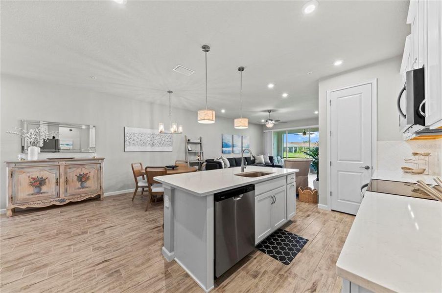 Furnished interior view inside a new home in , Venice (Image 40).