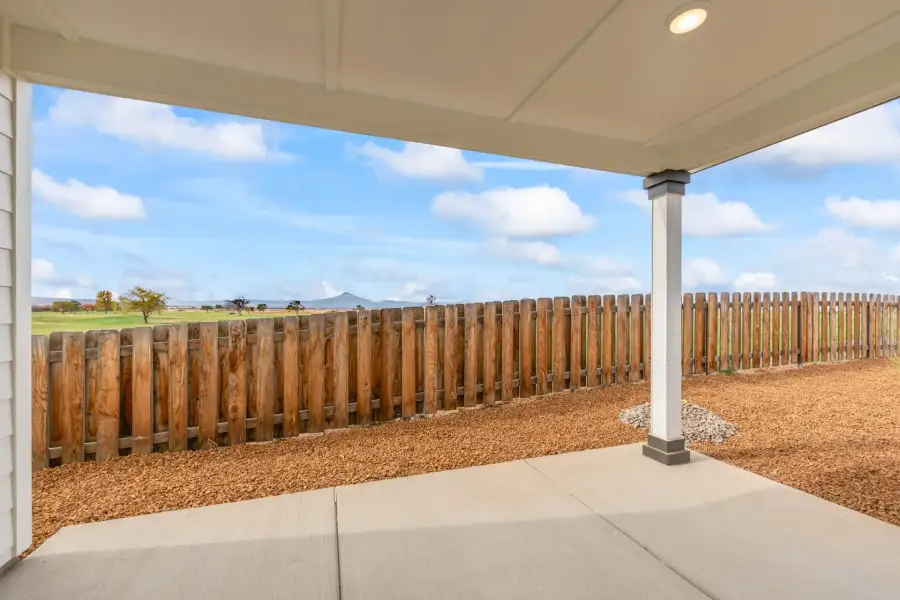 Exterior details and patio area of a home in Willowbrook, Madras (Image 27).