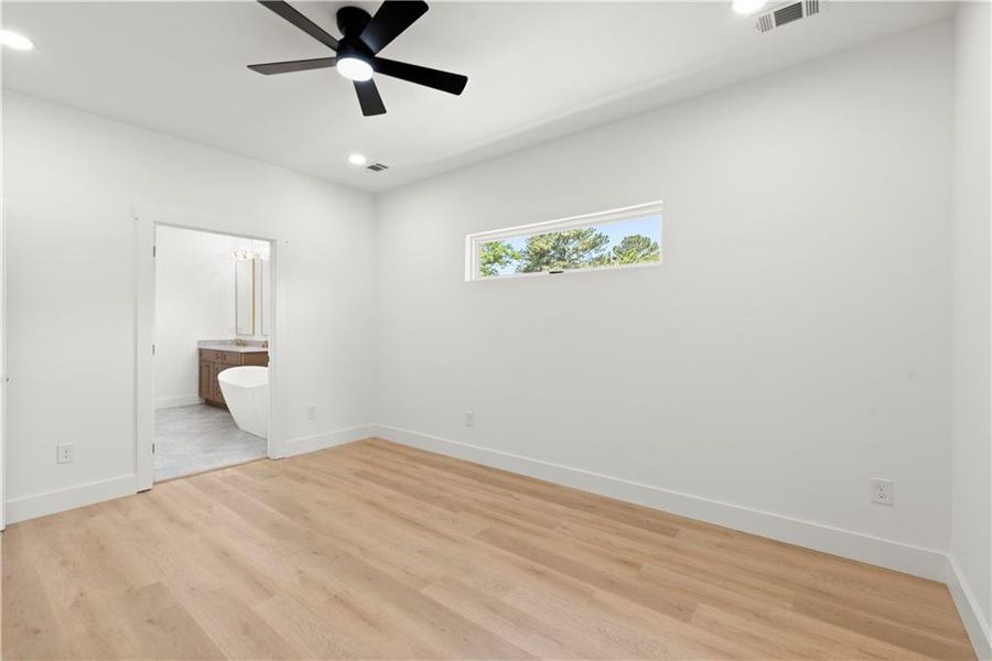 Spacious, unfurnished interior of a new home in , Atlanta (Image 36).