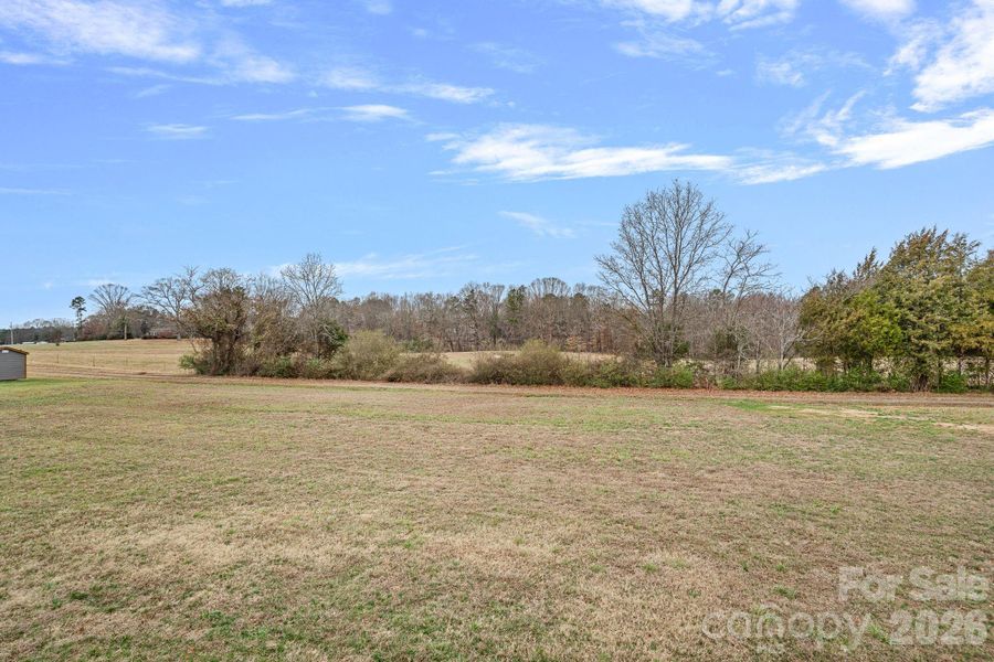 Natural landscape and outdoor views near in Statesville (Image 39). Natural landscape and outdoor views near in Statesville (Image 39).