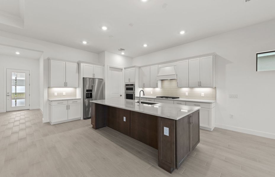Furnished interior view inside a new home in Del Webb Catalina, Lakewood Ranch (Image 6).