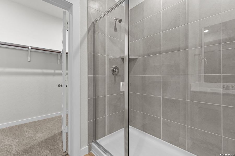 Close-up of interior finishes inside a home in Mesa Vista, San Antonio (Image 10).