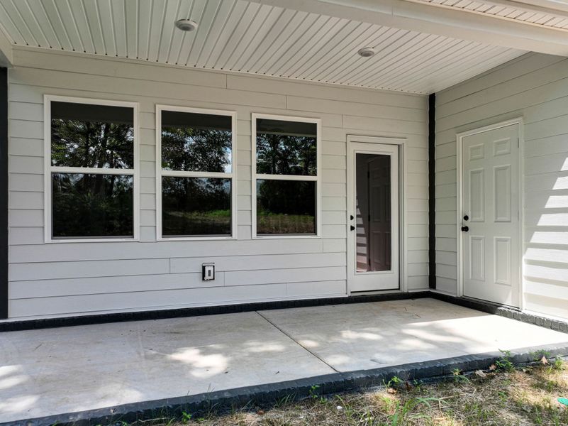 Representative exterior details of a home built from the Colin by Horizon Construction and Development in The Village at Bonnie Oaks, Lebanon (Image 4).
