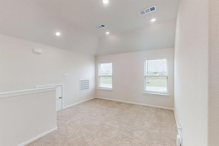 Spacious, unfurnished interior of a new home in Elevon, Lavon (Image 22). Spacious, unfurnished interior of a new home in Elevon, Lavon (Image 22).