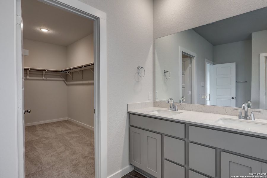 Furnished interior view inside a new home in Cinco Lakes, San Antonio (Image 13).