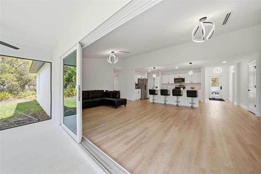 Spacious, unfurnished interior of a new home in , Port Charlotte (Image 20).