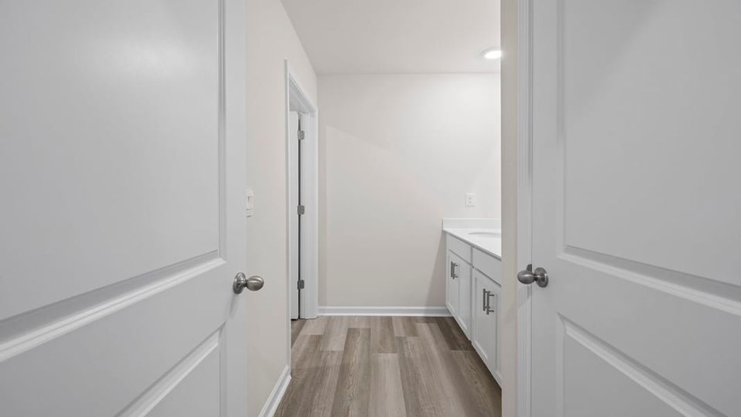 Spacious, unfurnished interior of a new home in Cedar Gap, Fountain Inn (Image 24).