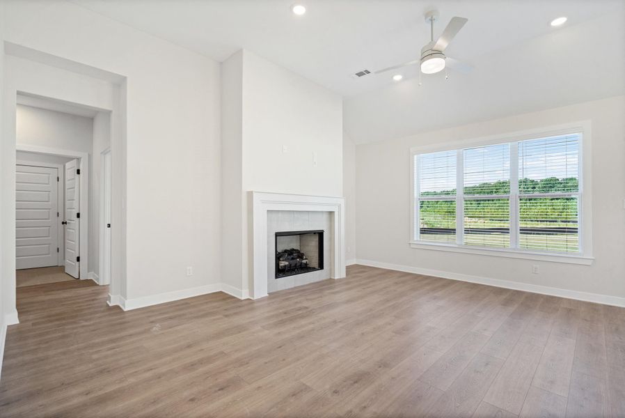 Spacious, unfurnished interior of a new home in Villages of Green Meadows, Munford (Image 16).