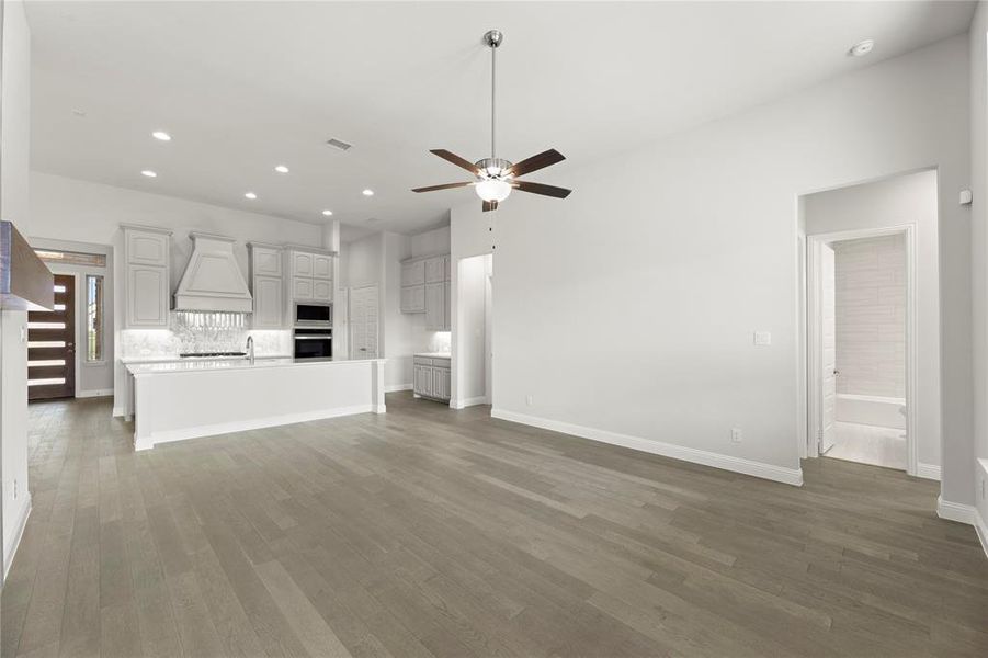 Spacious, unfurnished interior of a new home in River Ranch, Van Alstyne (Image 19). Spacious, unfurnished interior of a new home in River Ranch, Van Alstyne (Image 19).