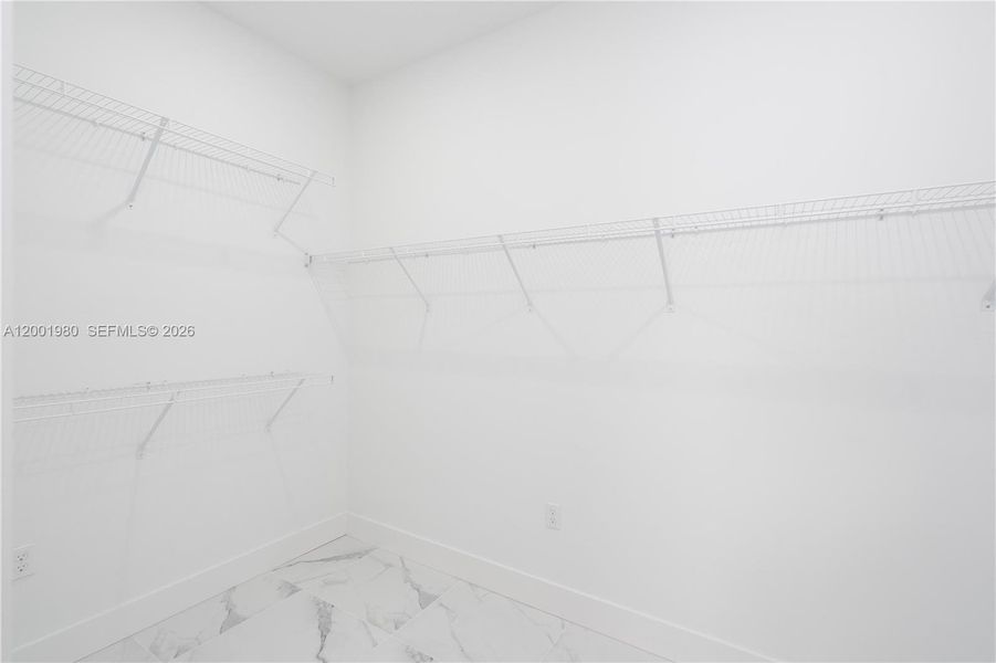 Spacious, unfurnished interior of a new home in , Lehigh Acres (Image 26).